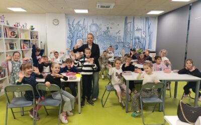 Prvašići u školskoj knjižnici