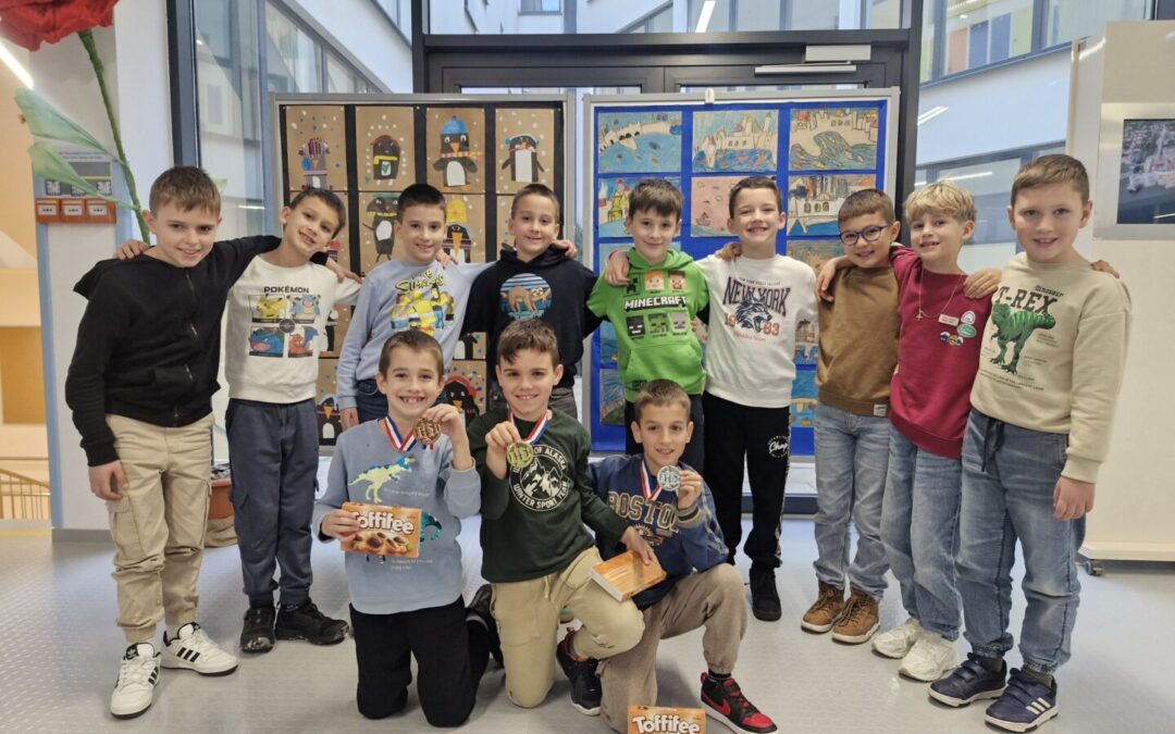 Mali šahovski majstori na djelu!